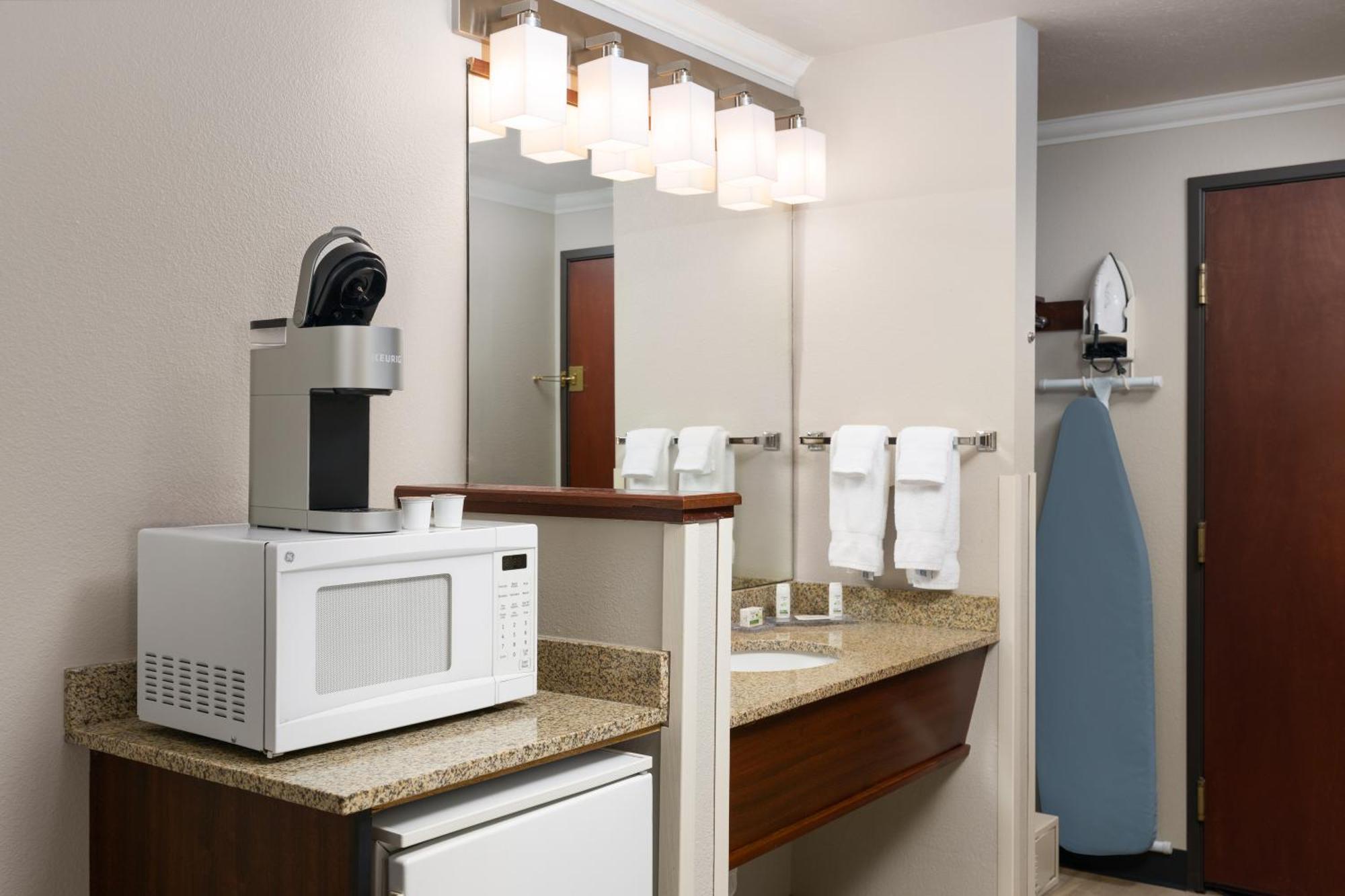 Ramada By Wyndham Moses Lake Esterno foto