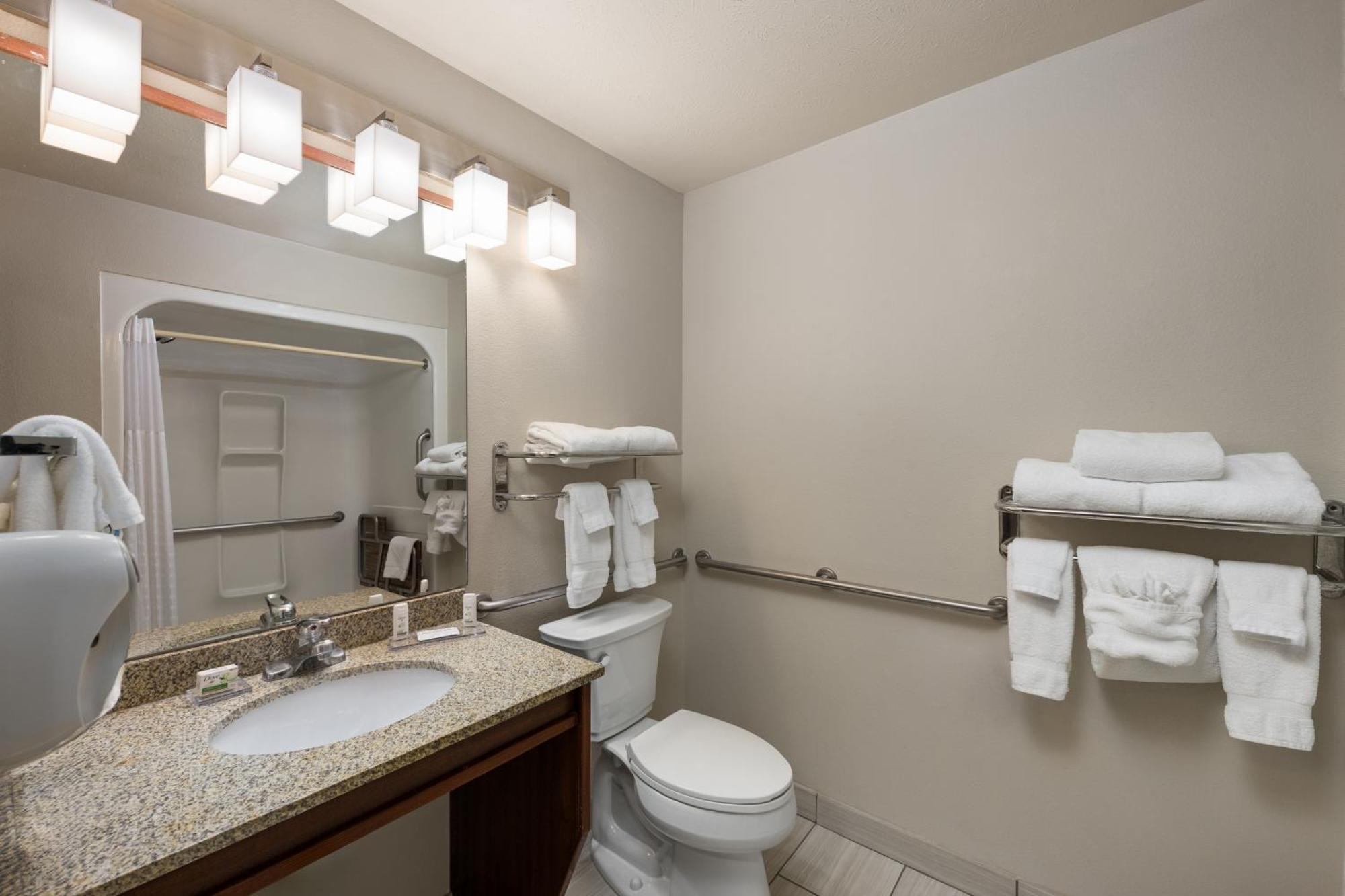 Ramada By Wyndham Moses Lake Esterno foto