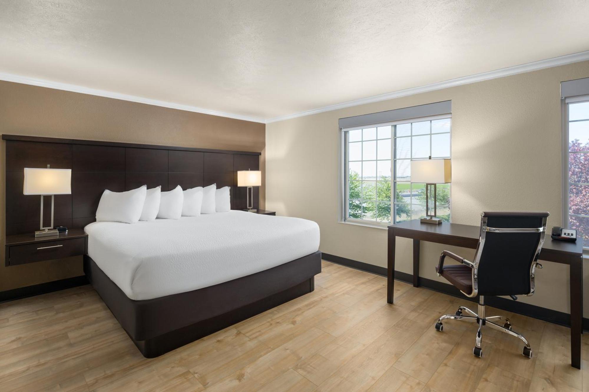 Ramada By Wyndham Moses Lake Esterno foto