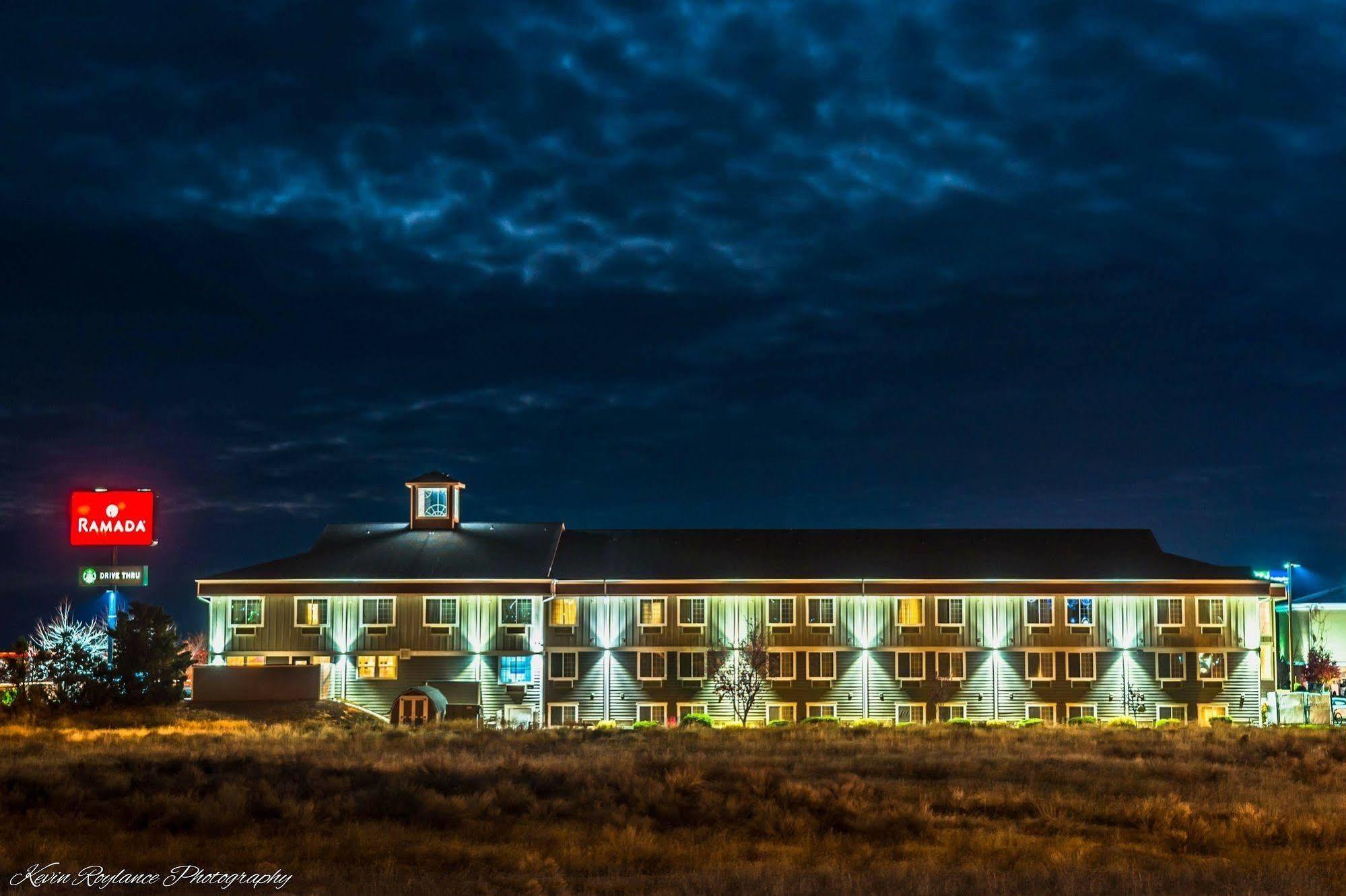 Ramada By Wyndham Moses Lake Esterno foto